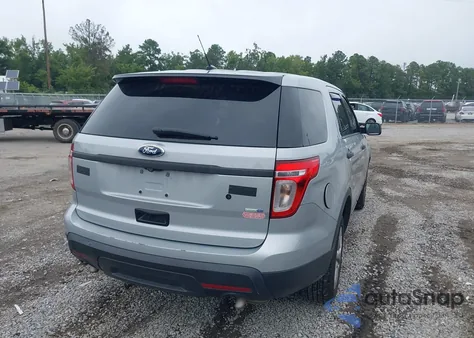 2015 Ford Police Interceptor z USA, uszkodzony, nr VIN 1FM5K8AR8FGC67538